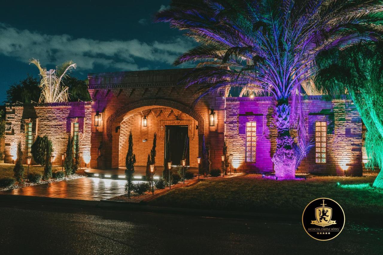 °MEDIEVAL CASTLE HOTEL MCALLEN, TX (United States) | BOOKED